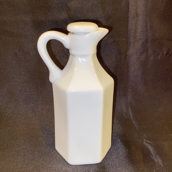 VTG Xcell Porcelain Cruet - Picture 3 of 8